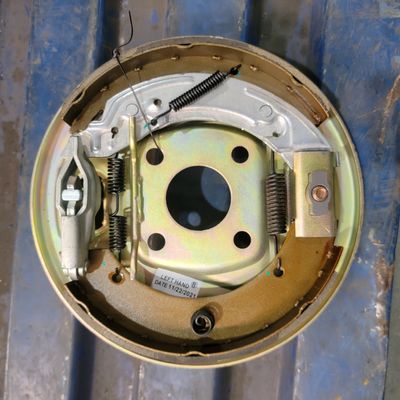 Kundenspezifisches 1500KGS 7 Zoll-elektrische Anhänger-Bremsen für 3500 lbs-Achse