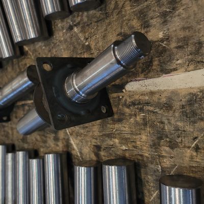 마운트 플레이트가 있는 60mm 5000lbs 원통형 트레일러 차축 스핀들